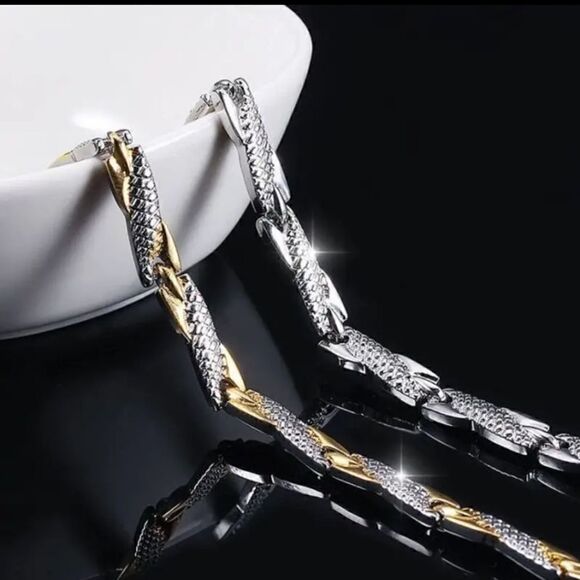 Casual Retro Fashion Dragon Pattern Magnetic Bracelet - Picture 16 of 16